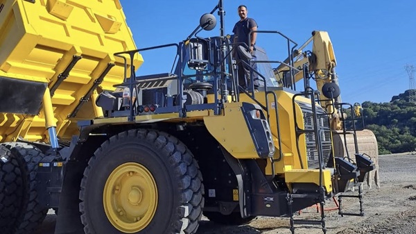 OMBS - Officina Meccanica Boi Salvatore - Assistenza e Ricambi a Cagliari e in tutta la Sardegna - Bucher Municipal, Wirtgen Group JOHN DEERE, Komatsu