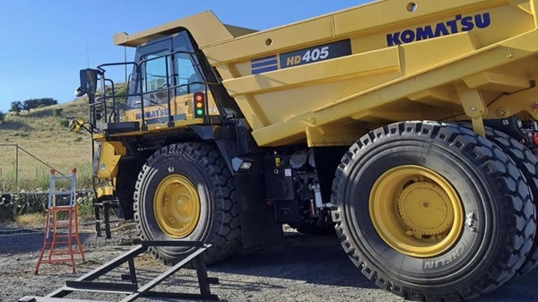 OMBS - Officina Meccanica Boi Salvatore - Assistenza e Ricambi a Cagliari e in tutta la Sardegna - Bucher Municipal, Wirtgen Group JOHN DEERE, Komatsu