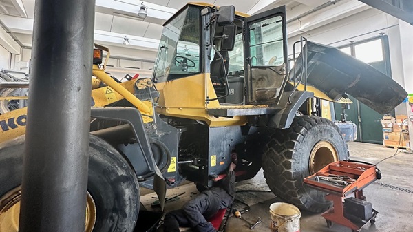 OMBS - Officina Meccanica Boi Salvatore - Assistenza e Ricambi a Cagliari e in tutta la Sardegna - Bucher Municipal, Wirtgen Group JOHN DEERE, Komatsu