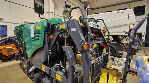 OMBS Service di Boi Salvatore- OFFICINA MECCANICA VEICOLI INDUSTRIALI A CAGLIARI E IN SARDEGNA - Bucher Municipal, Wirtgen Group JOHN DEERE, Komatsu