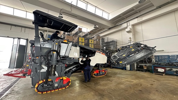 OMBS Service di Boi Salvatore- OFFICINA MECCANICA VEICOLI INDUSTRIALI A CAGLIARI E IN SARDEGNA - Bucher Municipal, Wirtgen Group JOHN DEERE, Komatsu
